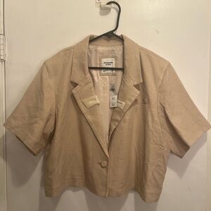 Cropped Abercrombie and fitch blazer